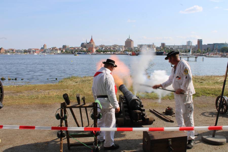 Kanonier- und Böller-Treffen zur Hanse Sail 2022